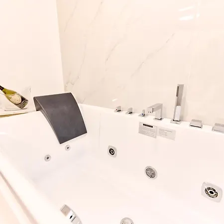 Lejlighed G Luxury Platinum&gold Red Metroline To Duomo